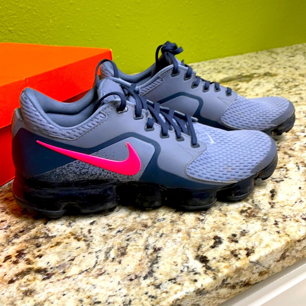 Nike Air Vapormax gs size 7